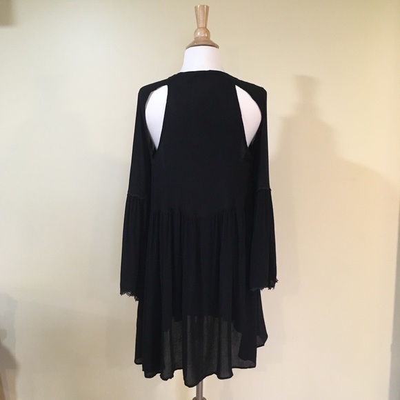 💥 CLEARANCE Cut Out Back Embroidered Bell Sleeve Swing Dress - Picture 5 of 5